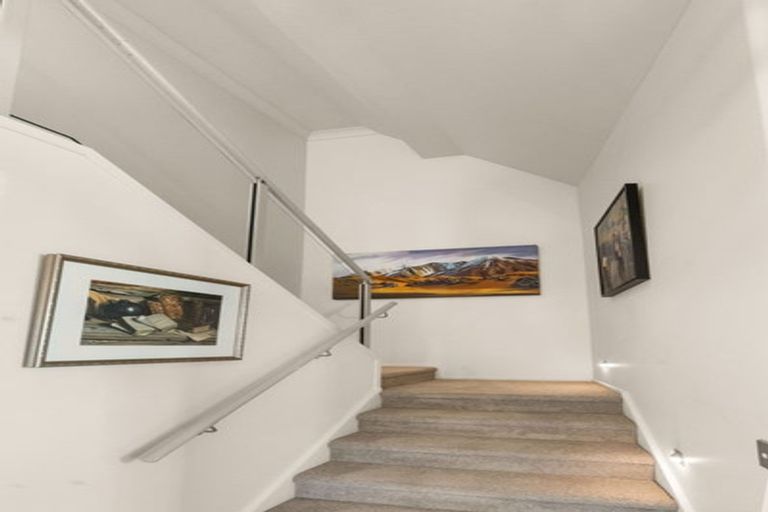 Photo of property in 42 Mcdougall Avenue, St Albans, Christchurch, 8014