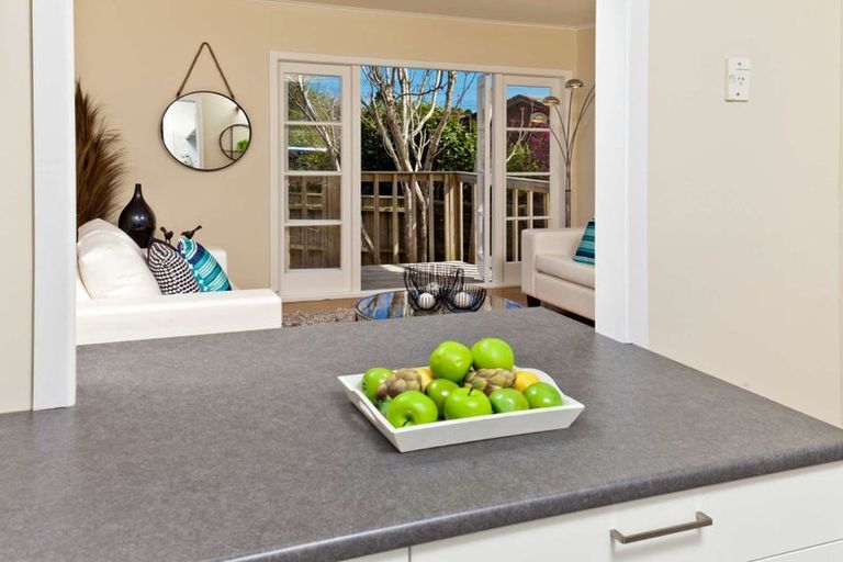 Photo of property in 7 Vera Road, Te Atatu South, Auckland, 0610