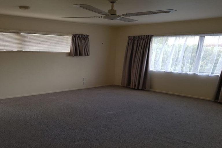 Photo of property in 24/24 Eastglen Road, Glen Eden, Auckland, 0602