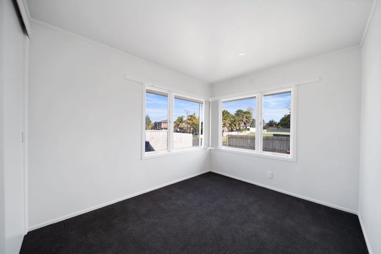 Photo of property in 51 Hallberry Road, Mangere East, Auckland, 2024