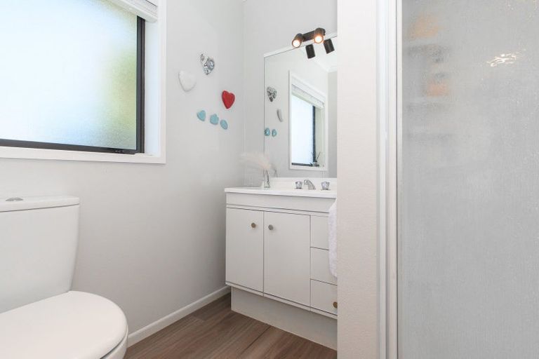 Photo of property in 17 Andalusian Place, Papamoa Beach, Papamoa, 3118