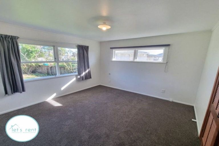 Photo of property in 12 Raglan Street, Mangere East, Auckland, 2024