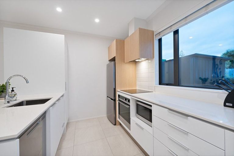 Photo of property in 32c Titoki Street, Te Atatu Peninsula, Auckland, 0610