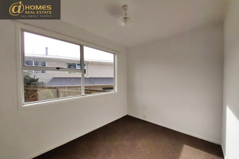 Photo of property in 40 Eyre Street, Henderson, Auckland, 0612