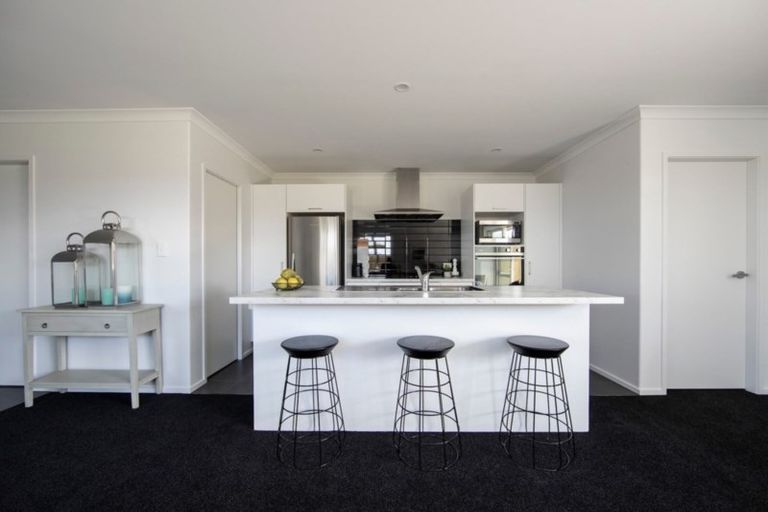 Photo of property in 35 Hayfield Way, Karaka, Papakura, 2113