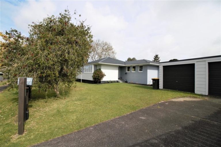 Photo of property in 16 Matai Street, Waiuku, 2123