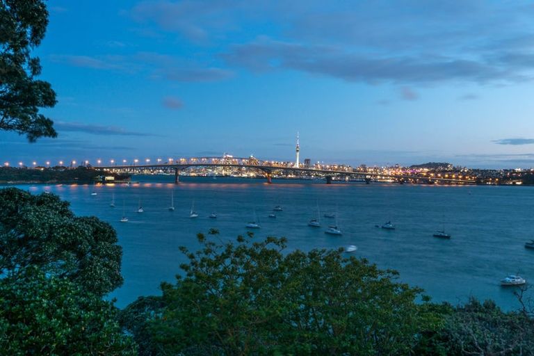 Photo of property in 11 Hinemoa Street, Birkenhead, Auckland, 0626