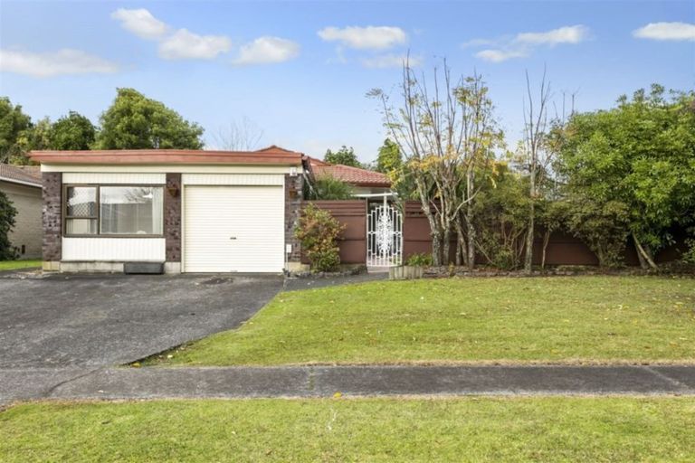 Photo of property in 17 Frank Evans Place, Henderson, Auckland, 0610