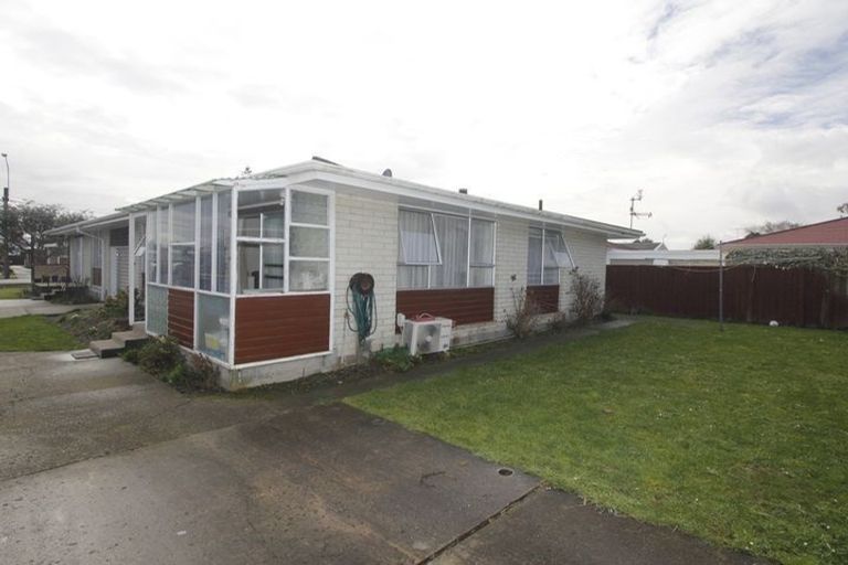 Photo of property in 40 Prestons Road, Redwood, Christchurch, 8051