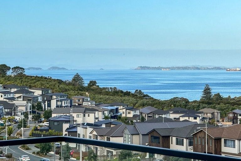Photo of property in 14 Pakirikiri Street, Long Bay, 0630