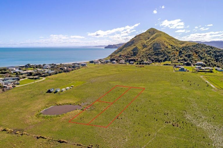 Photo of property in 113-115 Fortescue Street, Mahia, 4198