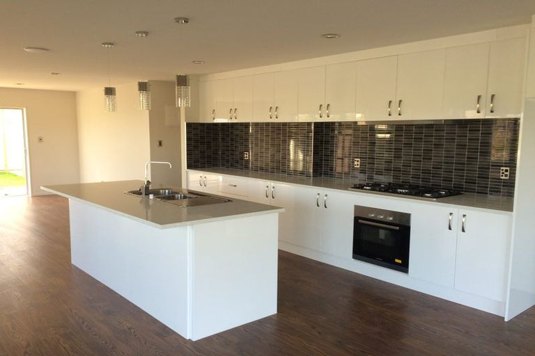 Photo of property in 2 Tarapiroe Avenue, Takanini, 2112