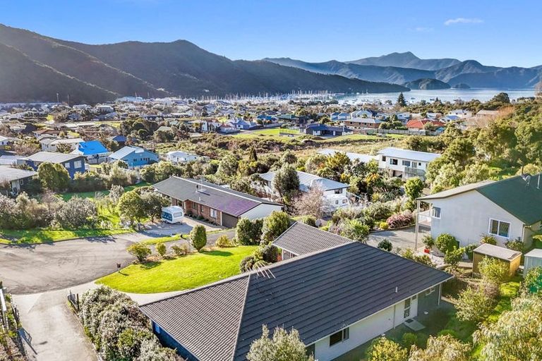 Photo of property in 22 Rimu Terrace, Waikawa, Picton, 7220