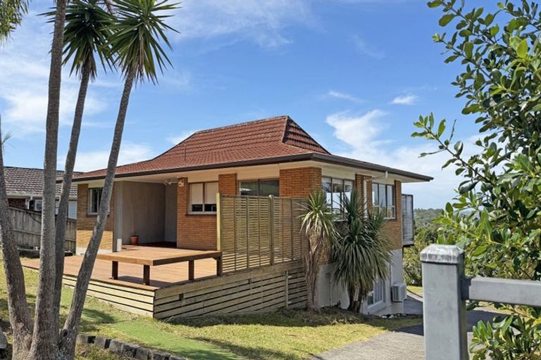 Photo of property in 52 Chelsea View Drive, Chatswood, Auckland, 0626