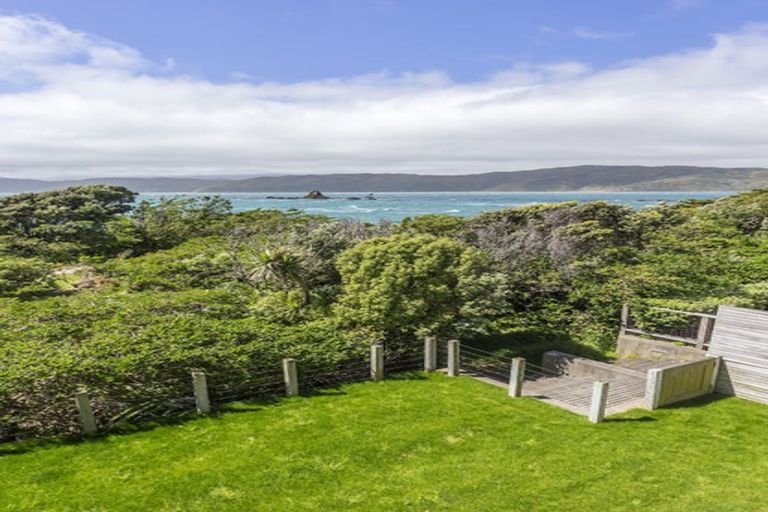 Photo of property in 33 Boardwalk Lane, Seatoun, Wellington, 6022
