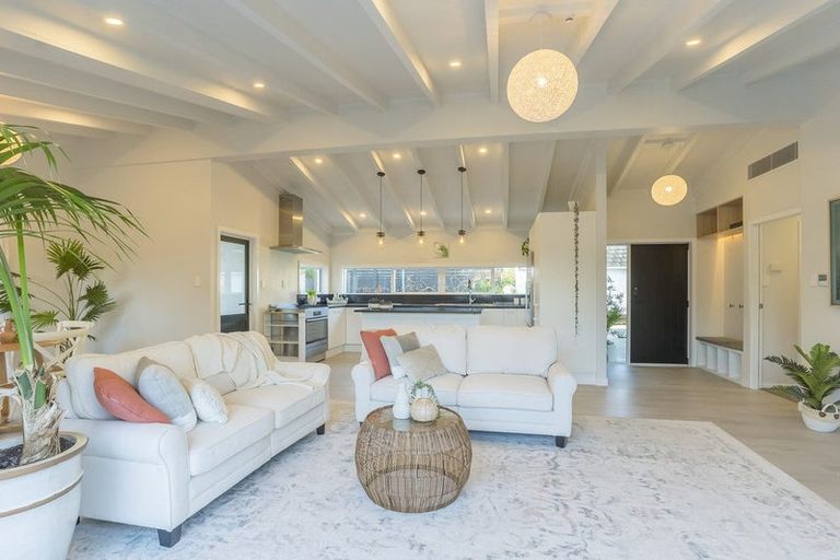 Photo of property in 301 Te Moana Road, Waikanae, 5036