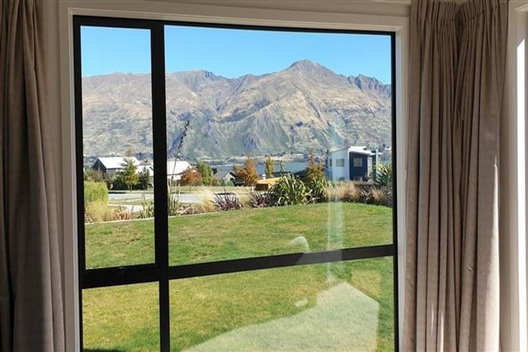 Photo of property in 6 Clutha Place, Wanaka, 9305