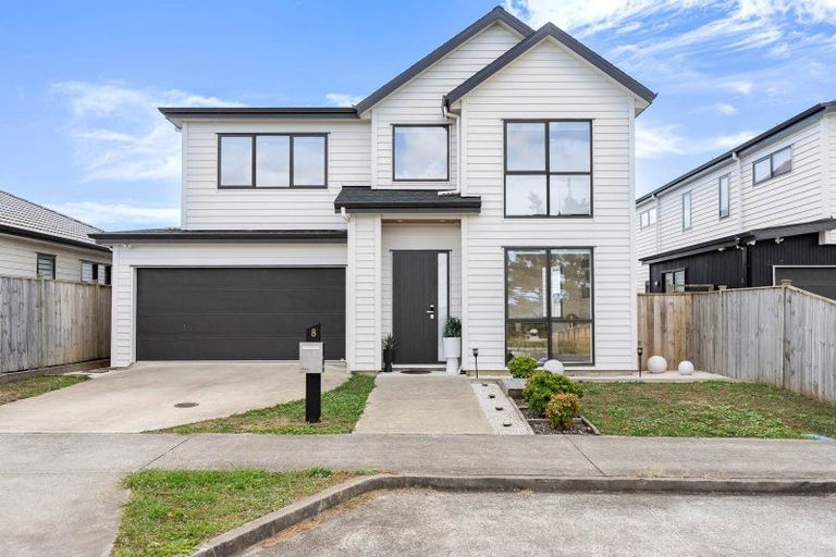 Photo of property in 8 Fjord Way, Karaka, Papakura, 2113