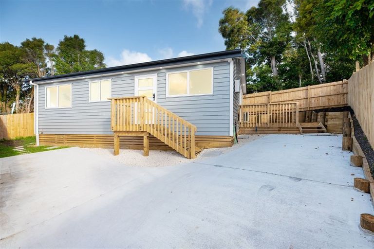 Photo of property in 18a Kearney Place, Massey, Auckland, 0614