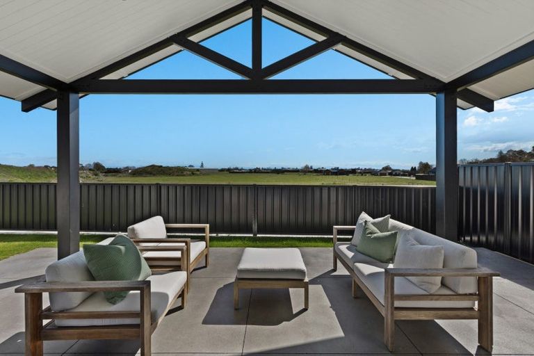 Photo of property in 77 Brookvale Road, Havelock North, 4130