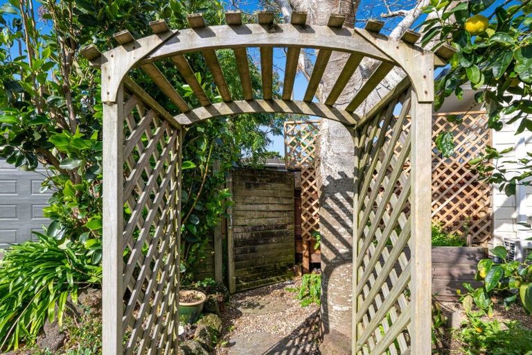 Photo of property in 23 Jelas Road, Red Beach, 0932