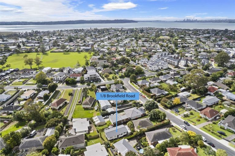Photo of property in 8 Brookfield Road, Te Atatu Peninsula, Auckland, 0610