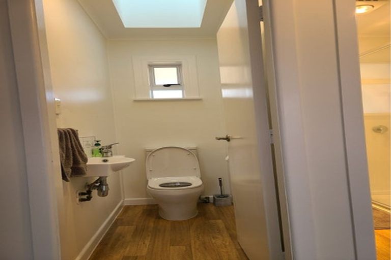 Photo of property in 8a Matama Road, Glen Eden, Auckland, 0602