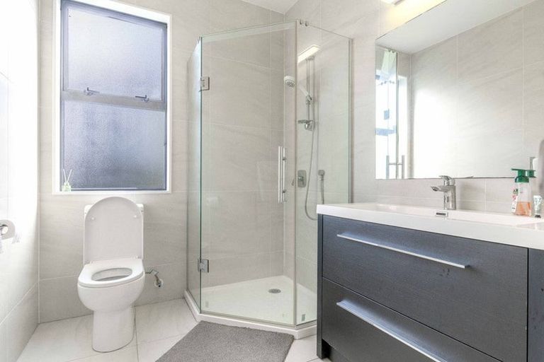 Photo of property in 9 Caldera Drive, Long Bay, Auckland, 0630