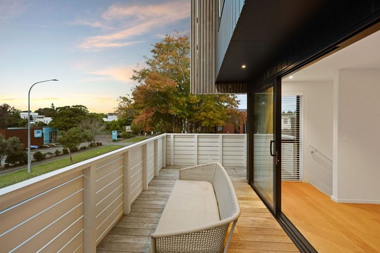 Photo of property in 1/2 Manning Street, Hamilton Central, Hamilton, 3204