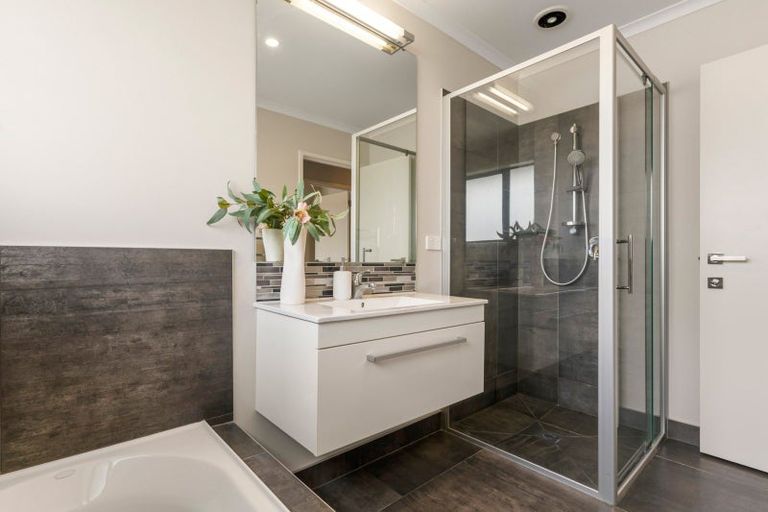 Photo of property in 4 Stockyard Crescent, Pukekohe, 2120