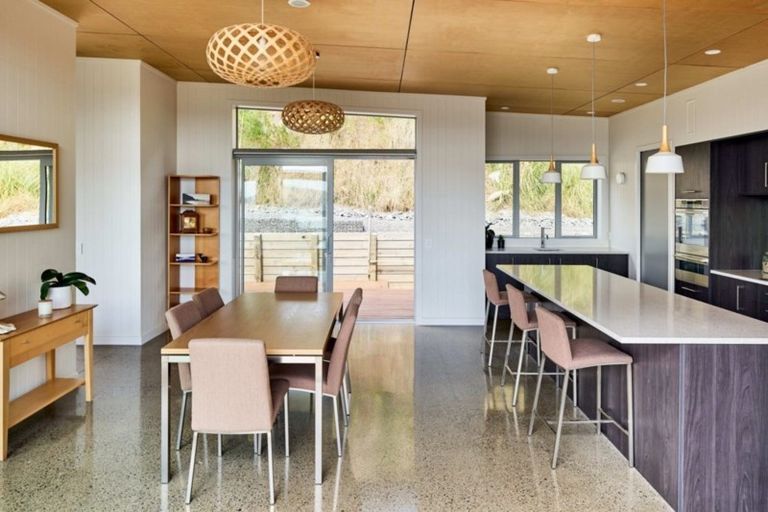 Photo of property in 3 Pacific View, Whitby, Porirua, 5024