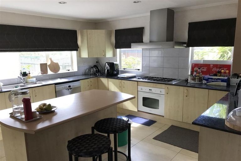Photo of property in 22 Attymon Lane, East Tamaki, Auckland, 2016