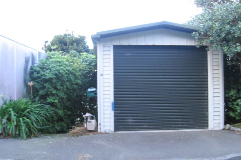 Photo of property in 28 Napier Street, Karaka Bays, Wellington, 6022