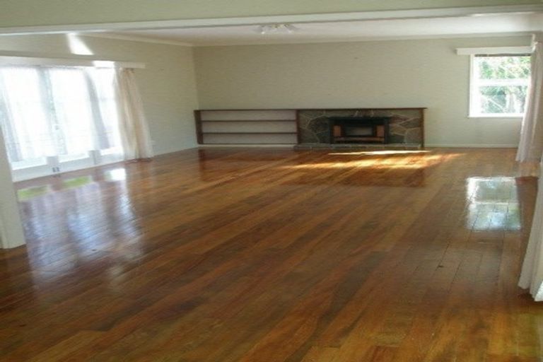 Photo of property in 35 Holland Road, Hillcrest, Auckland, 0627