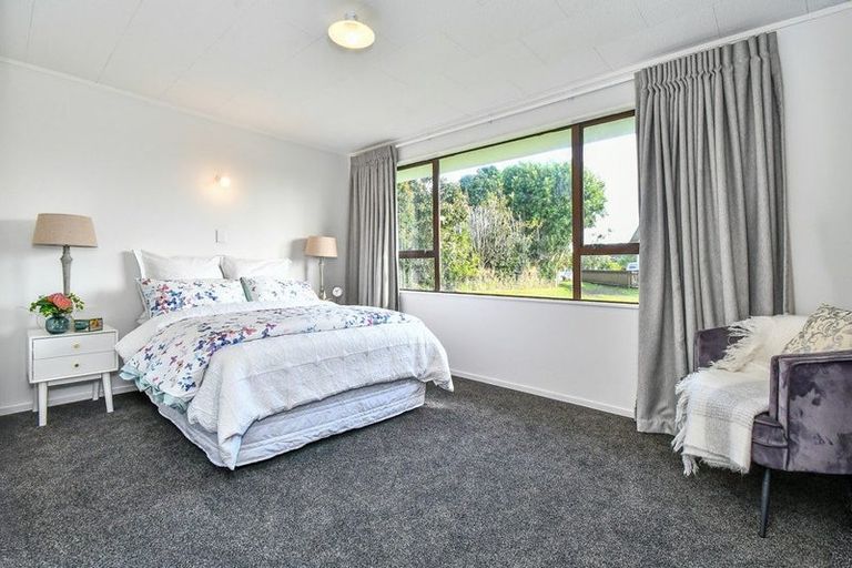 Photo of property in 6 Leaming Place, Clarks Beach, 2122