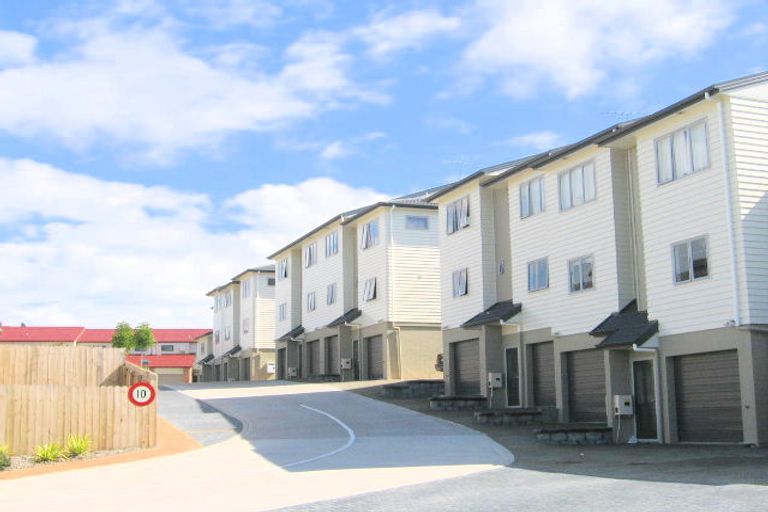 Photo of property in 37/22 Northcross Drive, Oteha, Auckland, 0632