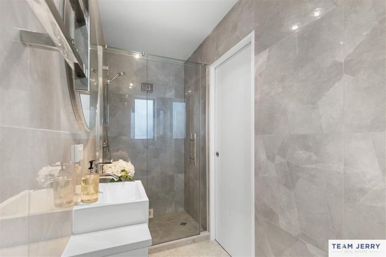 Photo of property in 105b Grove Road, Papakura, 2110