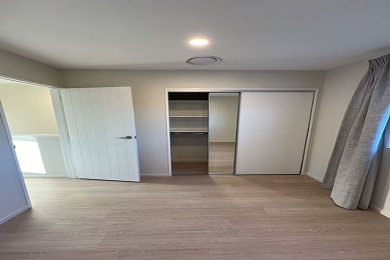 Photo of property in 105 Trias Road, Totara Vale, Auckland, 0629