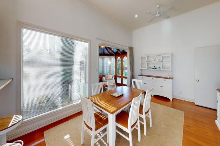 Photo of property in 16 Pirie Street, Palmerston North, 4410