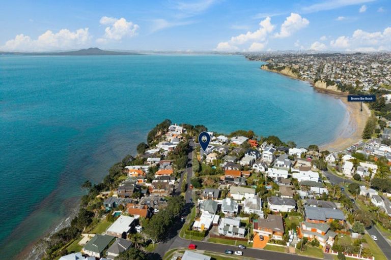 Photo of property in 2/14 Clifton Road, Waiake, Auckland, 0630