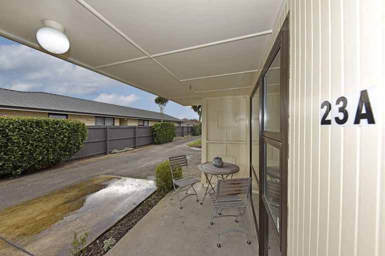 Photo of property in 2/23 Broadfell Avenue, Avonhead, Christchurch, 8042