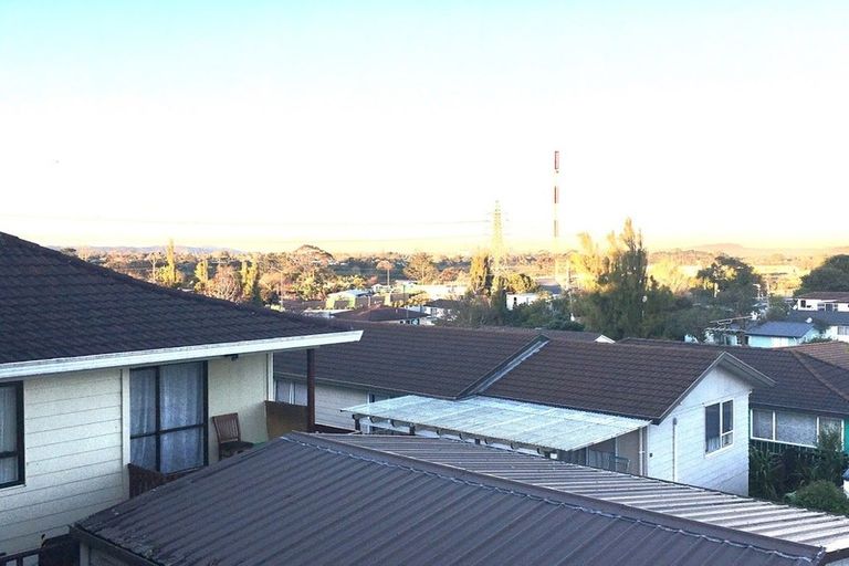 Photo of property in 84 Keegan Drive, Massey, Auckland, 0614