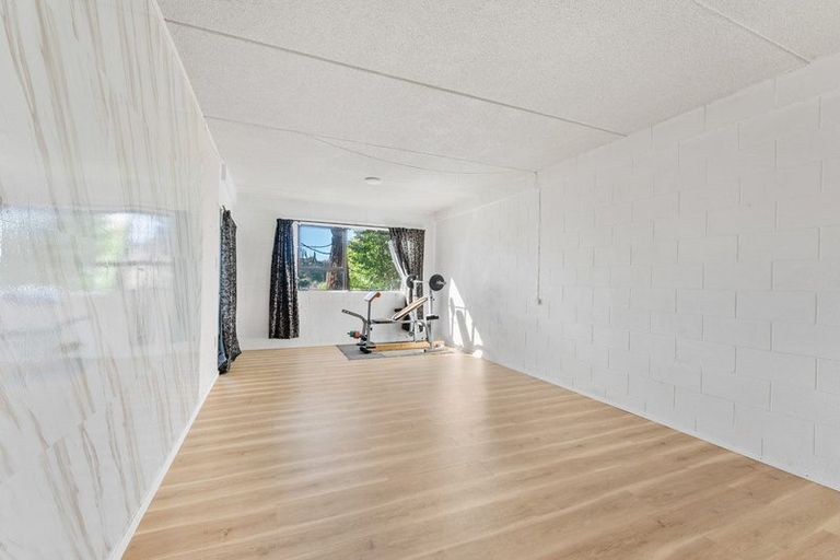 Photo of property in 21 Nevada Drive, Merrilands, New Plymouth, 4312