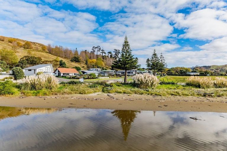 Photo of property in 3428 Pourerere Beach Road, Pourerere, Waipawa, 4271