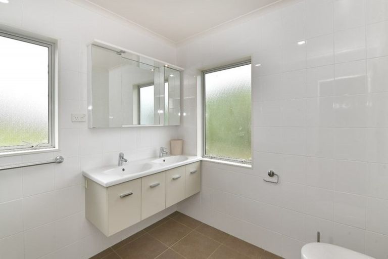 Photo of property in 1034 Peak Road, Helensville, 0875