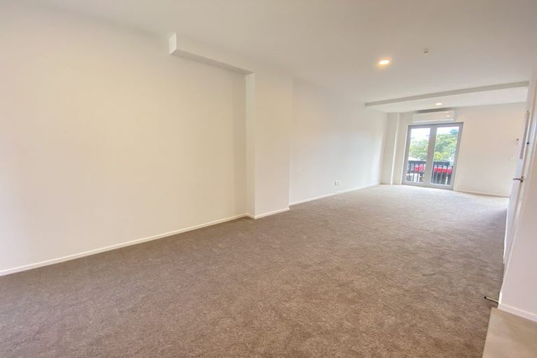 Photo of property in 6/36 Edmonton Road, Henderson, Auckland, 0612