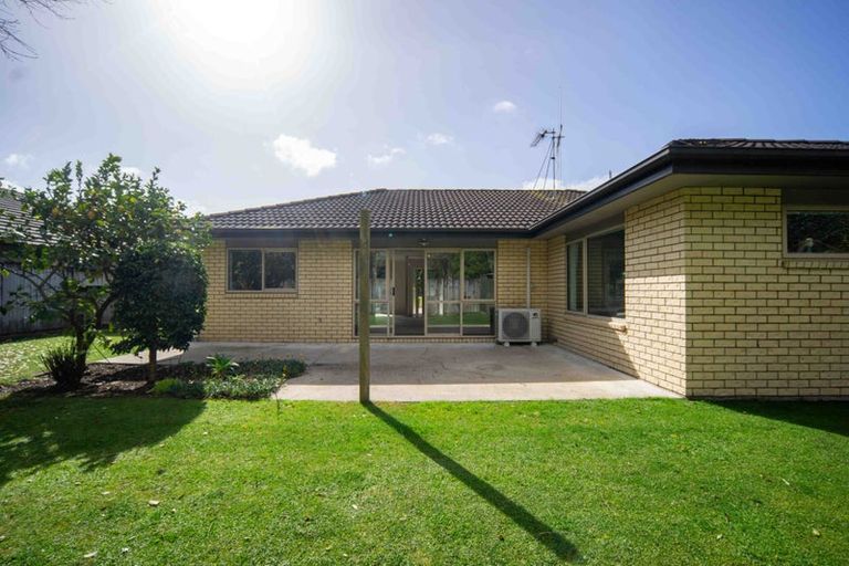 Photo of property in 27 Whitney Place, Rototuna North, Hamilton, 3210