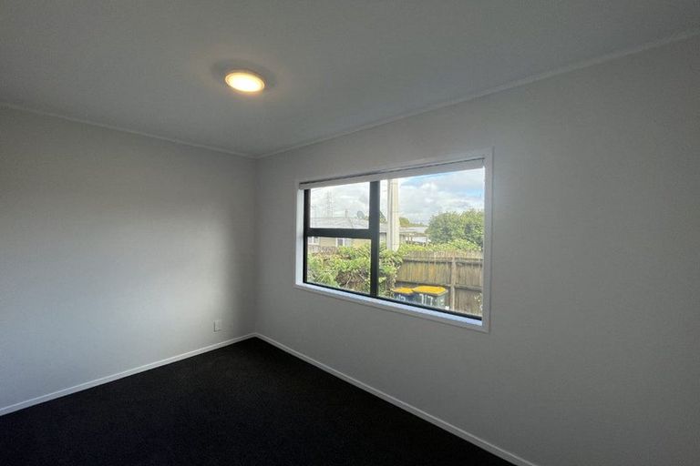 Photo of property in 7 Vera Road, Te Atatu South, Auckland, 0610
