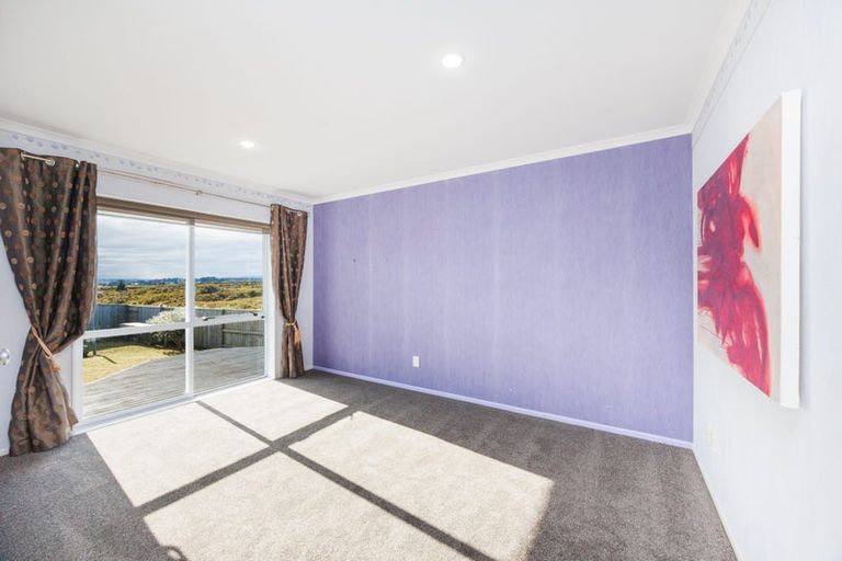 Photo of property in 20 Johnstone Drive, Fitzherbert, Palmerston North, 4410