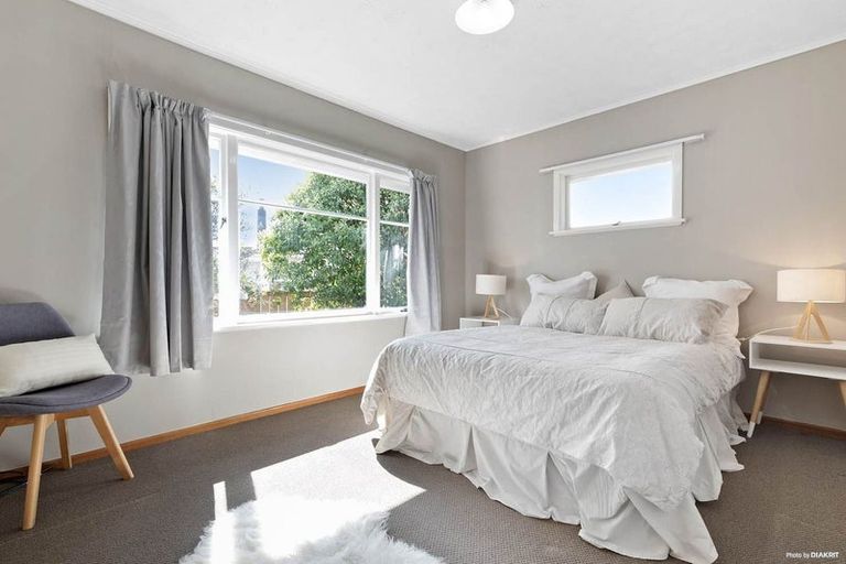 Photo of property in 51 Ramillies Place, Glenfield, Auckland, 0629